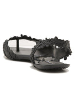 Melissa Flower + Isabela Capeto (Black)
