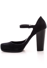 Melissa Kristen III (Black Flocked)