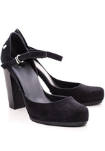 Melissa Kristen III (Black Flocked)