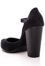 Melissa Kristen III (Black Flocked)