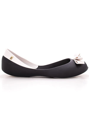 Melissa Queen (Black and White) - MDreams Malaysia