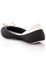 Melissa Queen (Black and White) - MDreams Malaysia