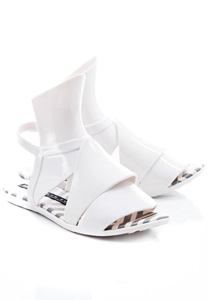 Melissa Aileron + Gareth Pugh (White) - MDreams Malaysia