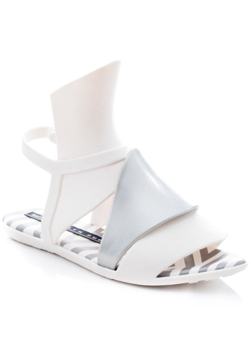 Melissa Aileron + Gareth Pugh (White Silver)