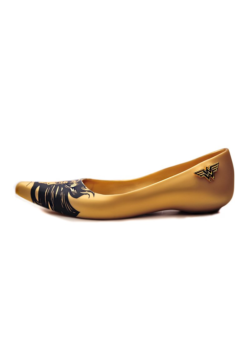 Melissa Glam + Wonder Woman Ad (Gold)