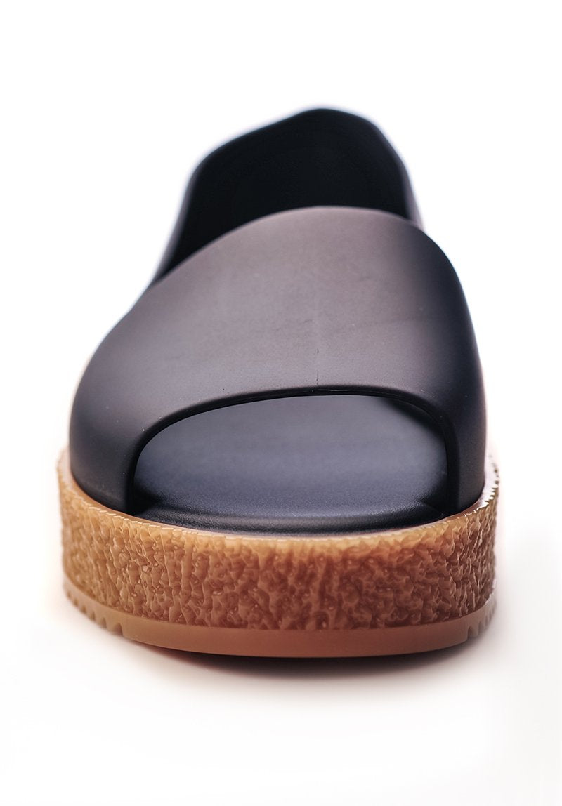 Melissa Puzzle Ad (Black)